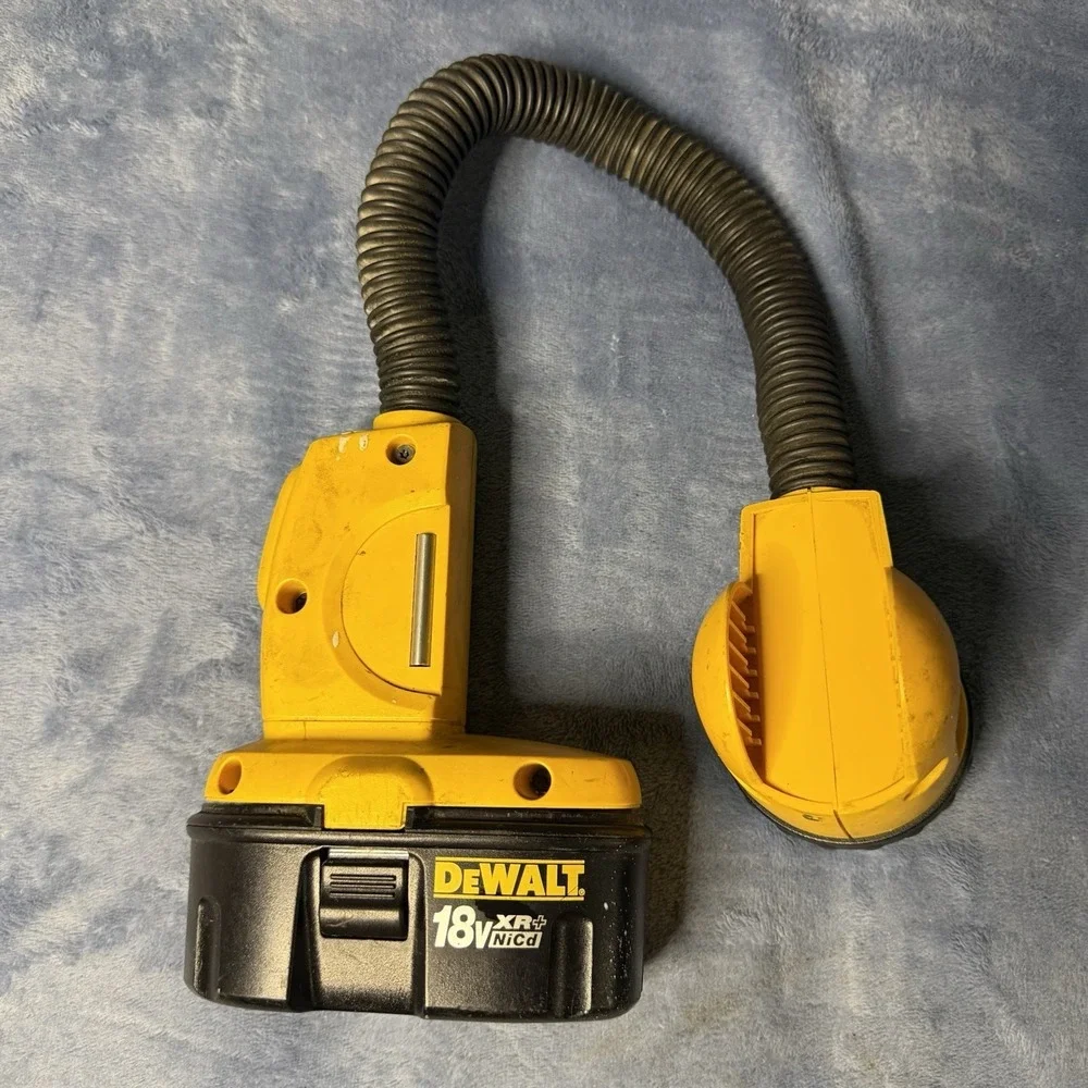 DEWALT DW919 18V Adjustable Neck Flash Light‎ With Battery 18v Xr 	+nicd